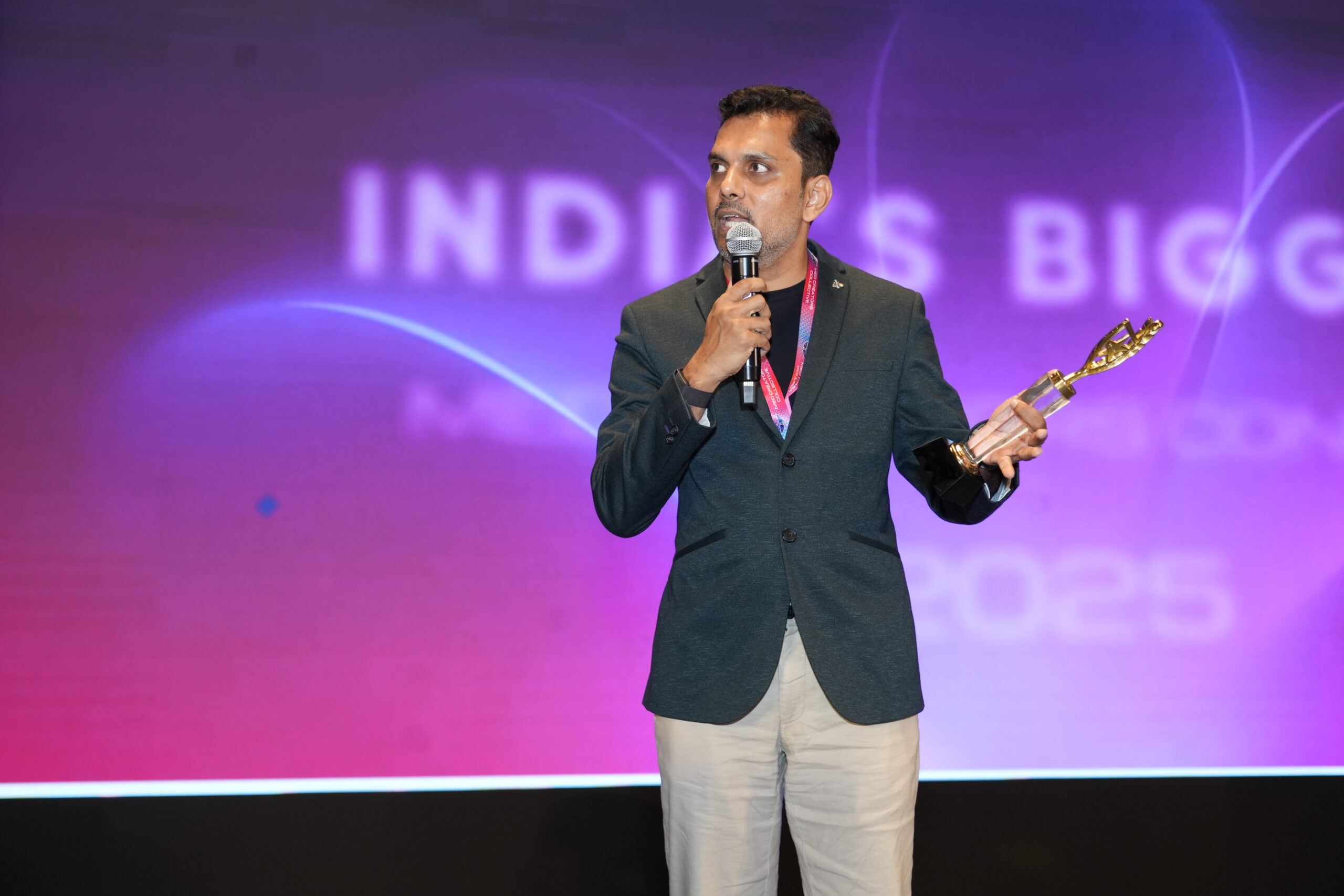 Dr Amit Lala Khomane receiving medical honor award